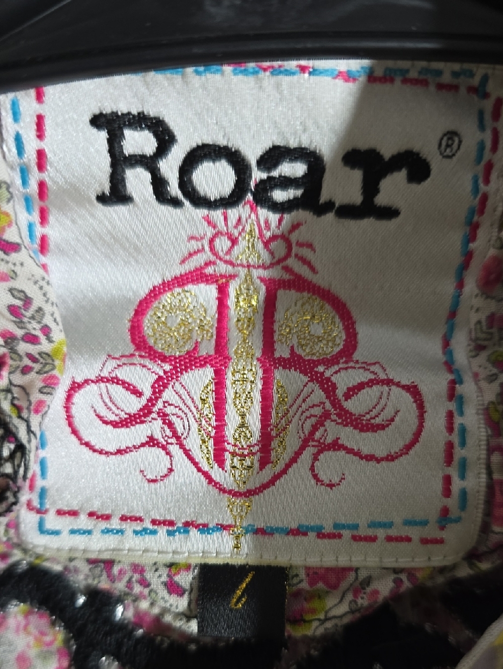 Roar - Picture 5 of 5